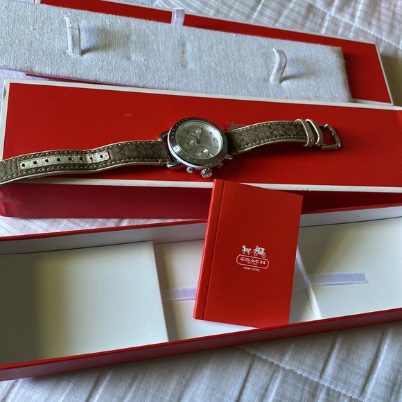Authentic COACH Watch - Picture 2 of 4